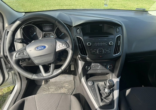 Ford Focus cena 19200 przebieg: 200000, rok produkcji 2015 z Warszawa małe 67